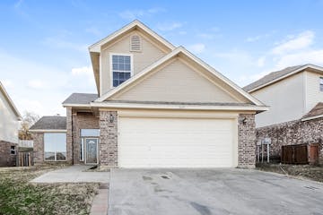 4224 Canyon Trail Lake Worth, TX 76135